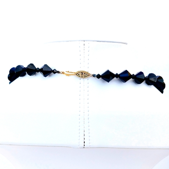 BLACK GLASS NECKLACE faceted goldtone clasp - Picture 4 of 5